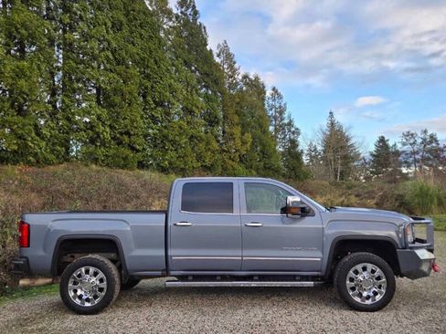 Used 2016 GMC Sierra 2500 Denali w/ Duramax Plus Package image 5