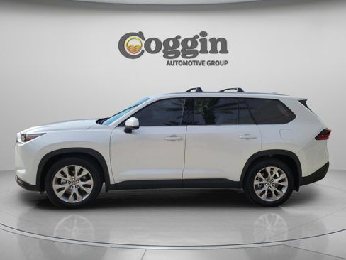 Used 2026 Toyota Grand Highlander AWD Hybrid image 2