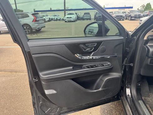 Used 2023 Lincoln Corsair Reserve w/ Equipment Group 201A AWD/4WD image 17