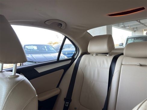 Used 2014 Volkswagen Jetta SE image 22