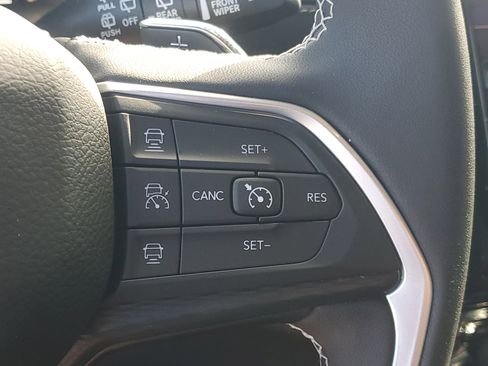 Used 2025 Jeep Grand Cherokee Laredo w/ Trailer Tow Package image 24