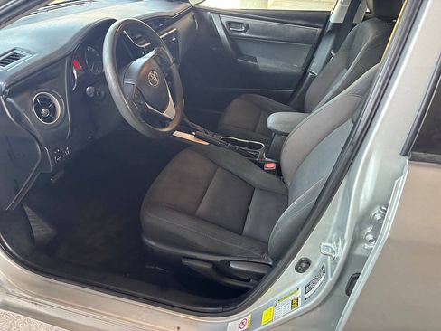 Used 2018 Toyota Corolla LE FWD image 14