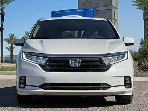 Used 2024 Honda Odyssey Elite image 5