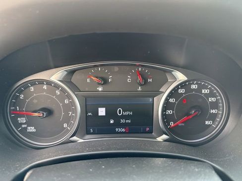 Used 2024 GMC Terrain AT4 w/ Infotainment Package II image 13