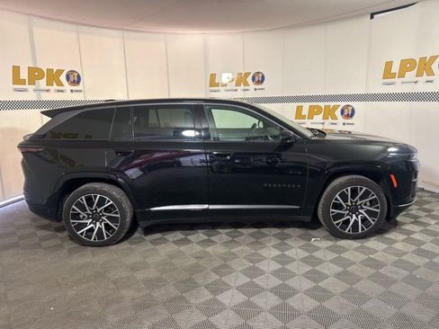 Used 2025 Jeep Wagoneer S Limited AWD/4WD image 4
