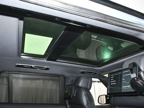 Used 2024 Land Rover Range Rover Long Wheelbase SE AWD/4WD image 65