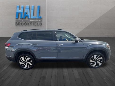 Used 2026 Volkswagen Atlas SE w/ Panoramic Sunroof Package FWD image 7