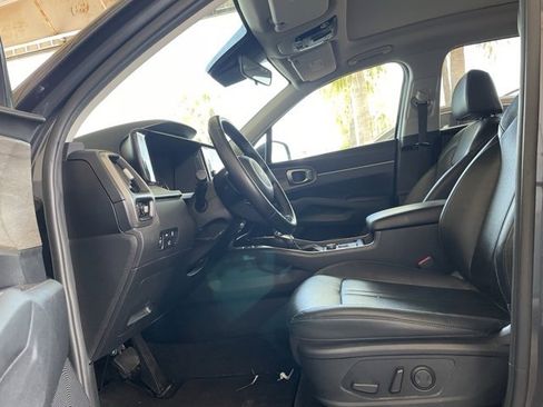 Used 2022 Kia Sorento EX w/ Panoramic Sunroof Package image 11