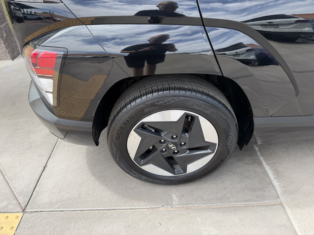 Used 2025 Hyundai Kona SEL FWD image 15