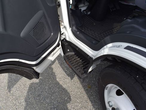 New 2024 Isuzu NPR image 9