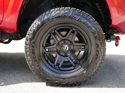Used 2023 Toyota Tacoma TRD Sport AWD/4WD image 7