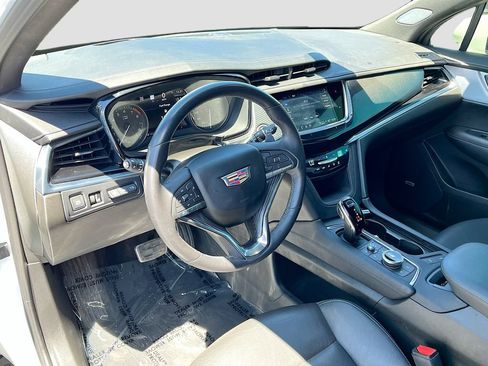 Used 2024 Cadillac XT6 Sport w/ Technology Package AWD/4WD image 9