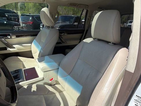 Used 2019 Lexus GX 460 Premium image 17