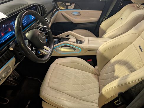 Used 2024 Mercedes-Benz GLS 63 AMG 4MATIC image 5