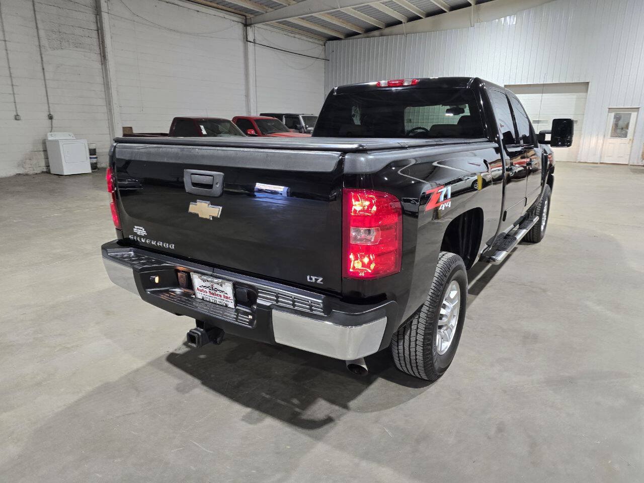 Used 2008 Chevrolet Silverado 2500 LTZ w/ Suspension Package, Off-Road AWD/4WD image 12