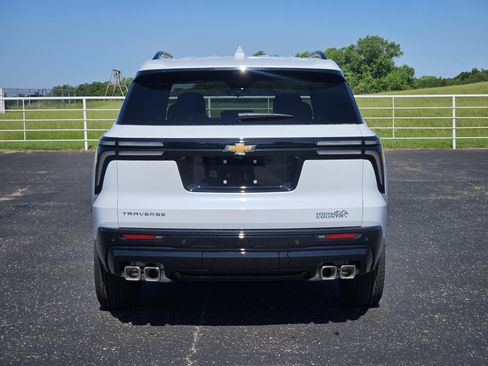 New 2026 Chevrolet Traverse High Country FWD image 4