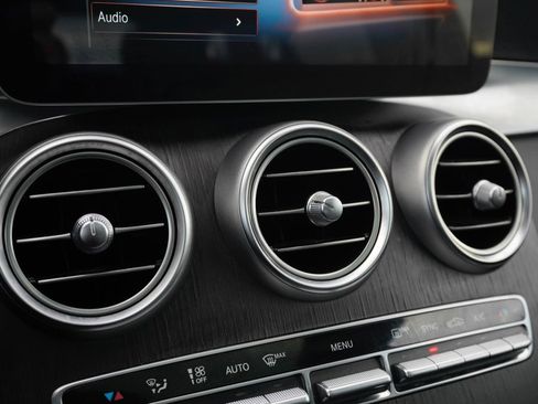 Used 2021 Mercedes-Benz GLC 300 4MATIC image 71