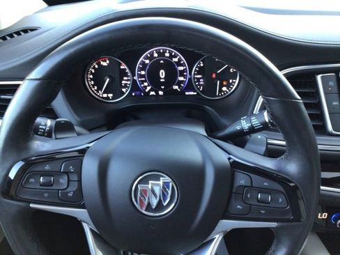 Used 2024 Buick Enclave Avenir image 15