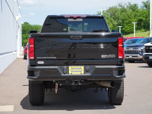Used 2024 Chevrolet Silverado 3500 High Country w/ High Country Premium Package AWD/4WD image 4
