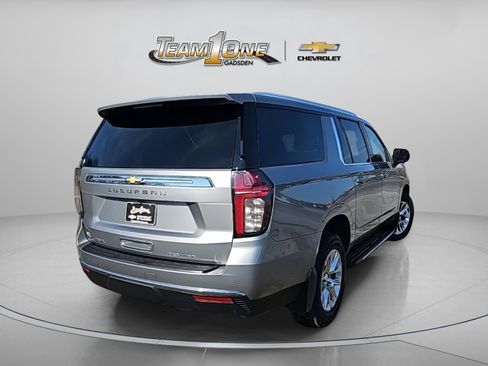 Used 2023 Chevrolet Suburban Premier image 8