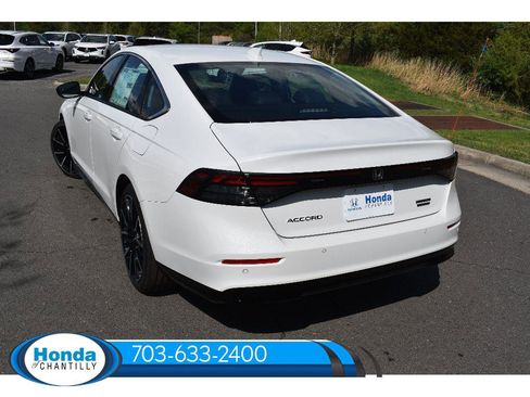 New 2026 Honda Accord Hybrid Touring image 5