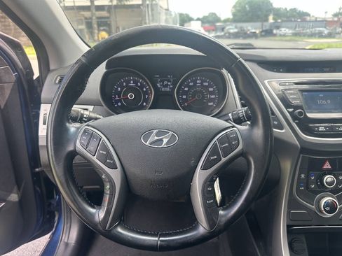 Used 2015 Hyundai Elantra SE w/ Option Group 03 FWD image 16
