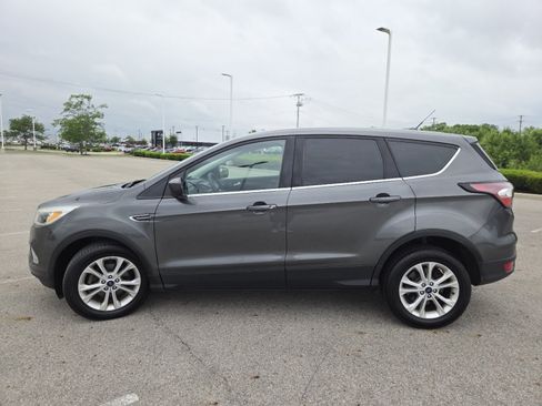 Used 2017 Ford Escape SE w/ SE Cold Weather Package FWD image 13