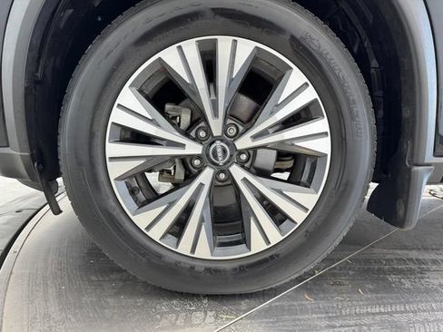 Used 2022 Nissan Rogue SV FWD image 10