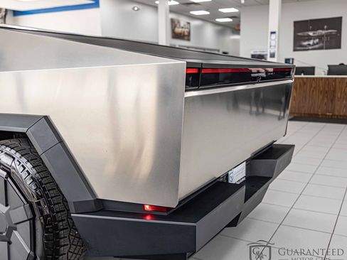 Used 2024 Tesla Cybertruck Cyberbeast AWD/4WD image 17