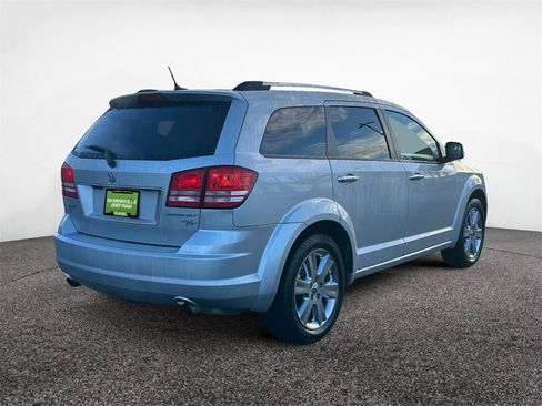 Used 2010 Dodge Journey R/T w/ Navigation & Sound Group I image 5
