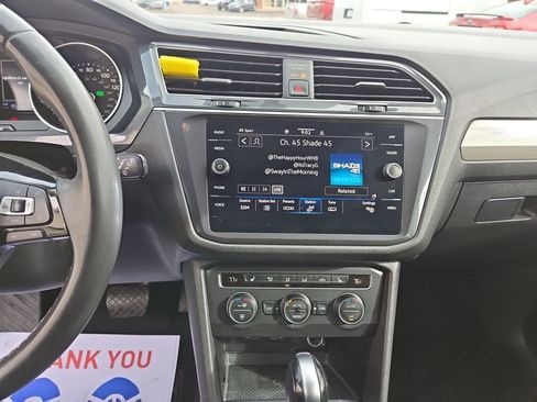 Used 2021 Volkswagen Tiguan SE image 17