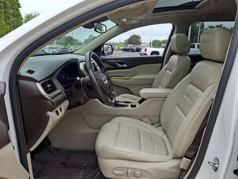 Used 2018 GMC Acadia Denali w/ Technology Package FWD image 13