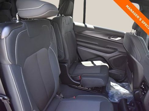 New 2025 Jeep Grand Cherokee L Laredo w/ Luxury Tech Group I image 19