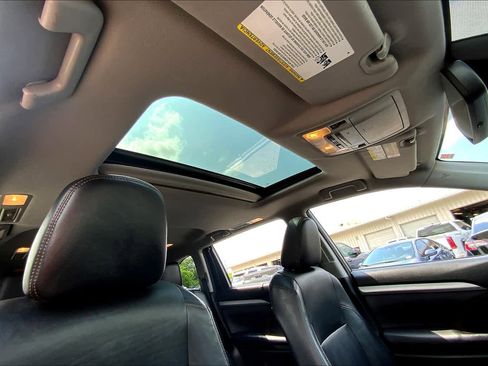 Used 2017 Toyota Highlander XLE image 13