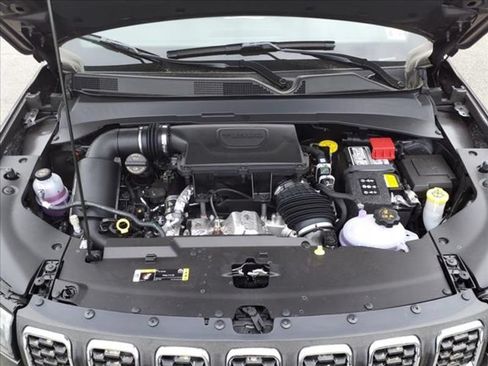Used 2024 Jeep Compass Latitude AWD/4WD image 9