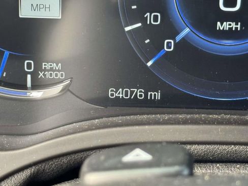 Used 2019 Cadillac Escalade Premium Luxury RWD image 31