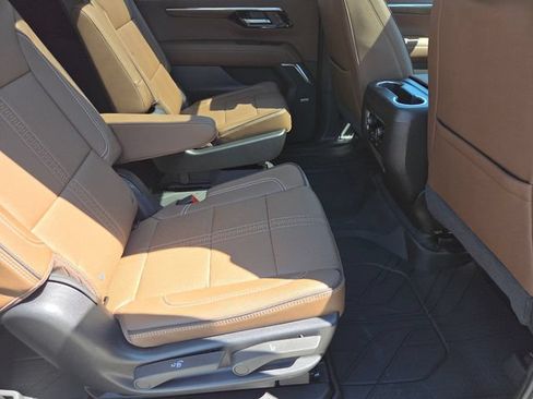New 2026 Chevrolet Suburban High Country AWD/4WD image 23