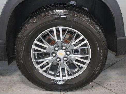 Used 2024 Chevrolet Traverse LT image 17