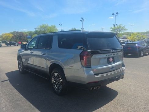 Used 2025 Chevrolet Suburban Z71 AWD/4WD image 4