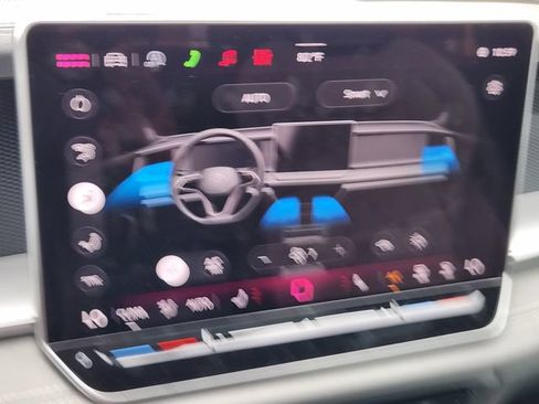 New 2026 Volkswagen Tiguan SE R-Line AWD/4WD image 17