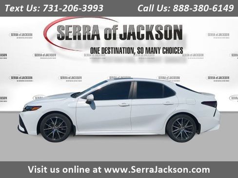 Used 2023 Toyota Camry SE w/ Cold Weather Package FWD image 1