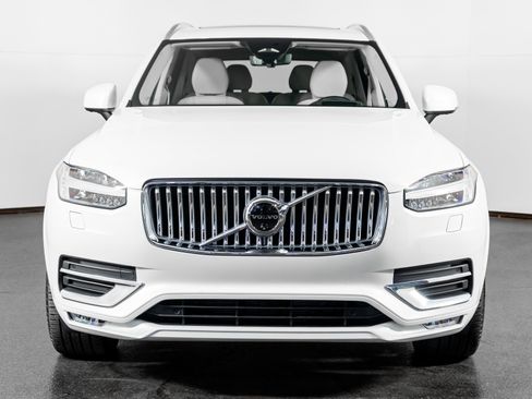 Used 2025 Volvo XC90 B6 Ultra w/ Protection Package Premier image 21