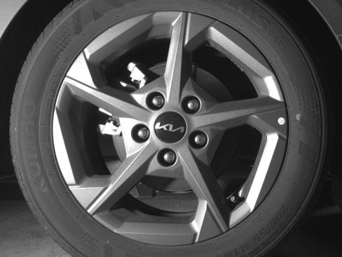 Used 2025 Kia K4 FWD image 15