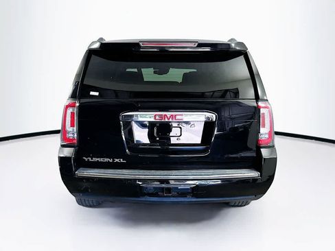 Used 2016 GMC Yukon XL Denali w/ Open Road Package RWD image 5