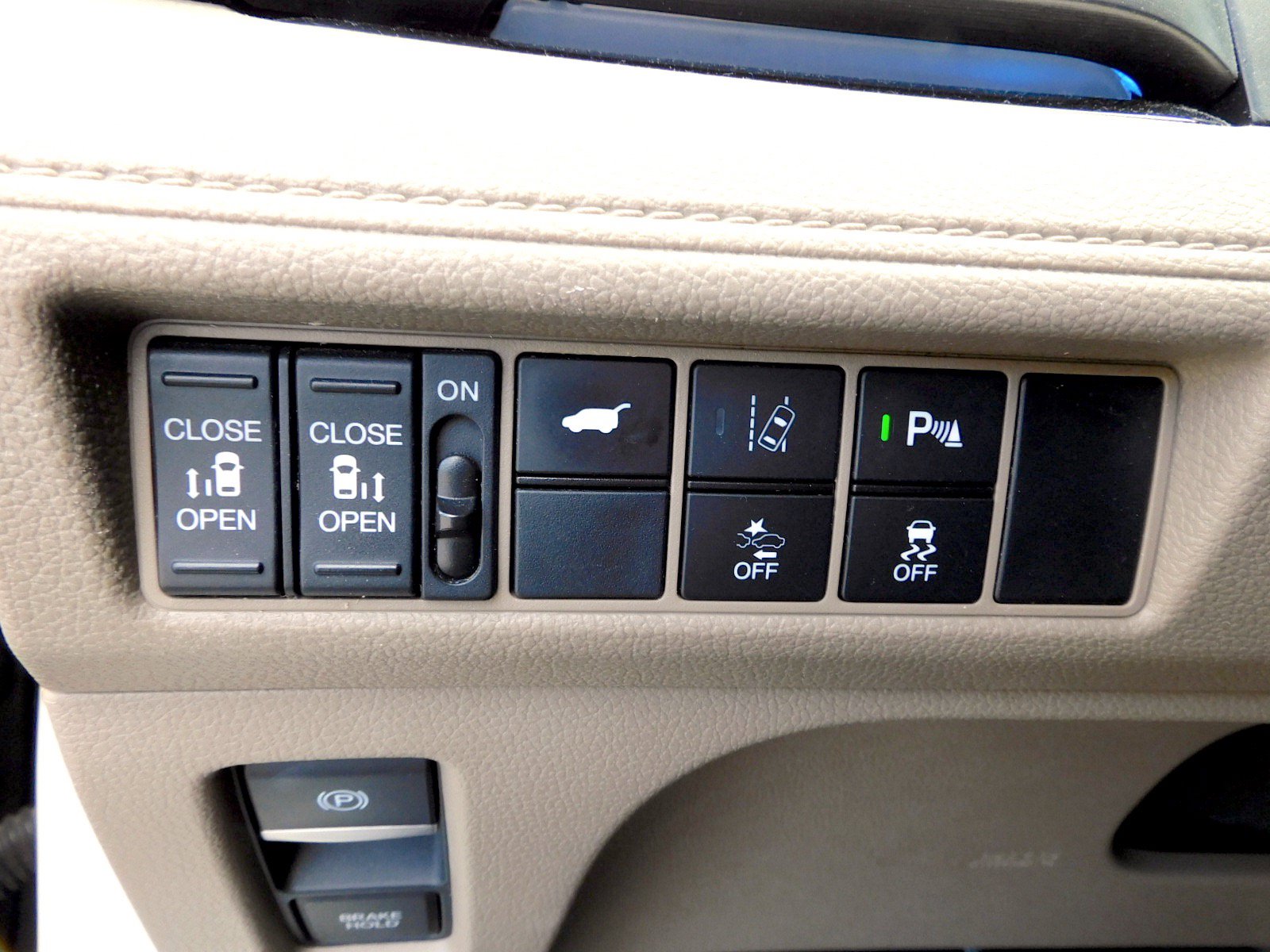 Used 2018 Honda Odyssey Elite image 12