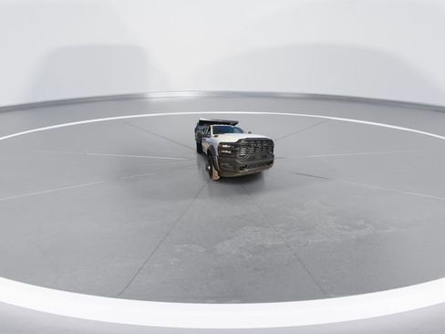New 2026 RAM 4500 4x4 Crew Cab DRW image 3