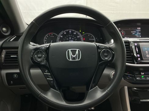 Used 2016 Honda Accord EX-L image 32