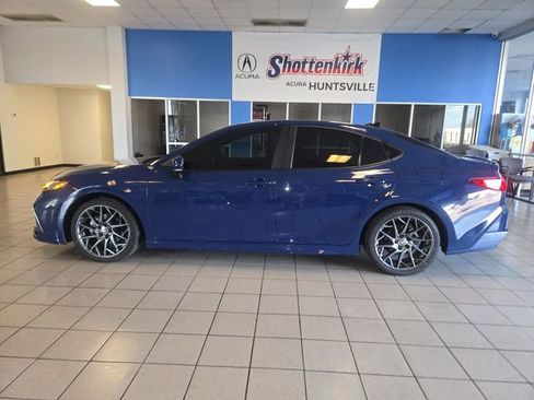Used 2025 Toyota Camry XSE FWD image 5