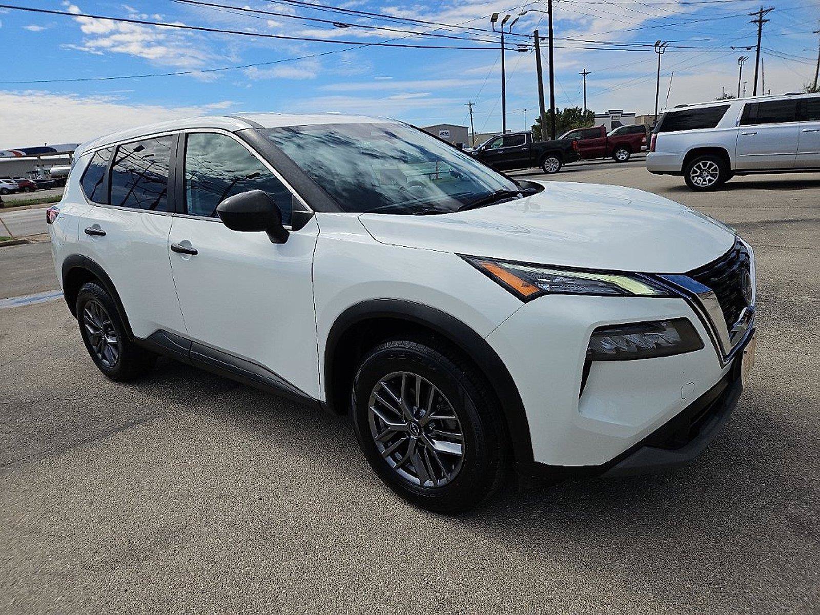 Used 2022 Nissan Rogue S AWD/4WD image 10