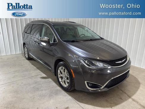 Used 2019 Chrysler Pacifica Limited image 1